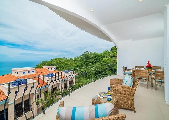 Hébergement de vacances Oceanviews, Private Veranda, 2 Pools & Concierge *
